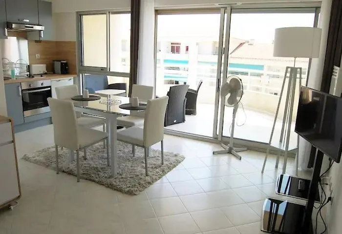 Climatise 3 Mn Du Samedi Au Samedi Antibes Juan Les Pins * Golfe-Juan