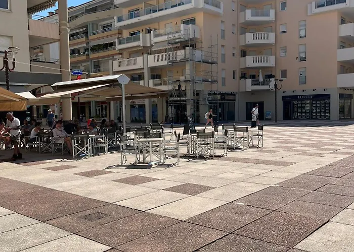 Climatise 3 Mn Du Samedi Au Samedi Antibes Juan Les Pins